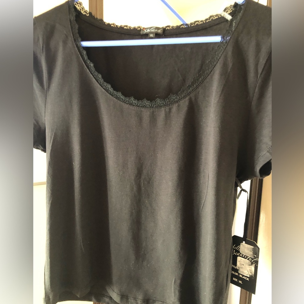 Splash brnd black top sz XL, lace neck 16 inches PTP, 14 inc lgth cotton/spand
